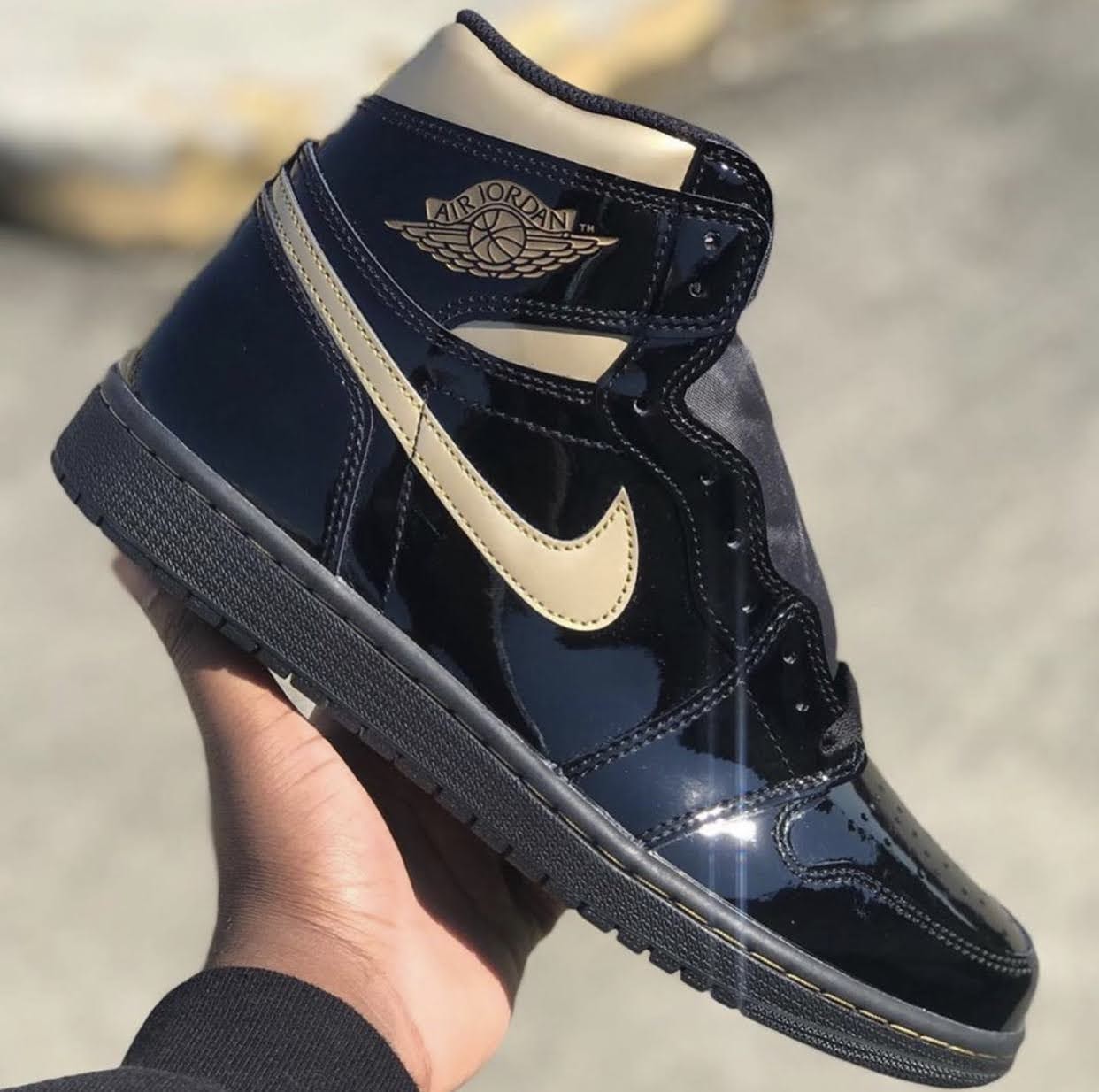 Air jordan 1 outlet high og black gold