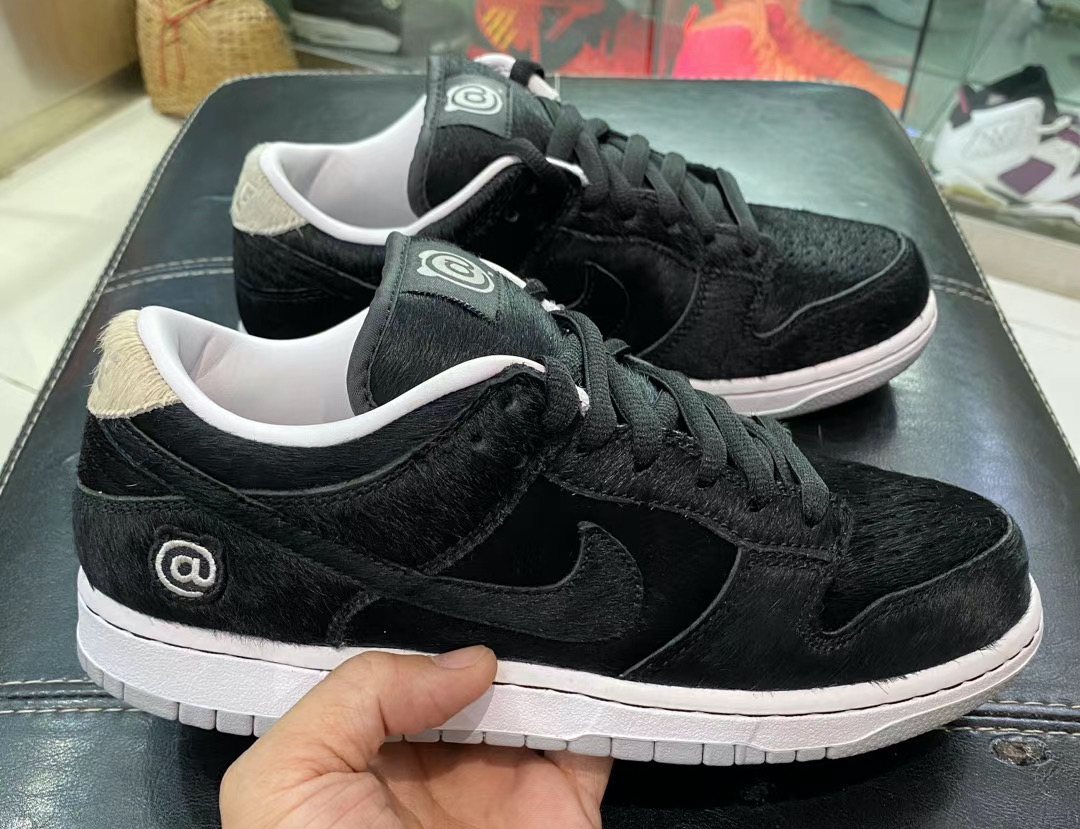 国内正規品 NIKE SB DUNK LOW OG QS メディコムトイ ベアブリック 黒