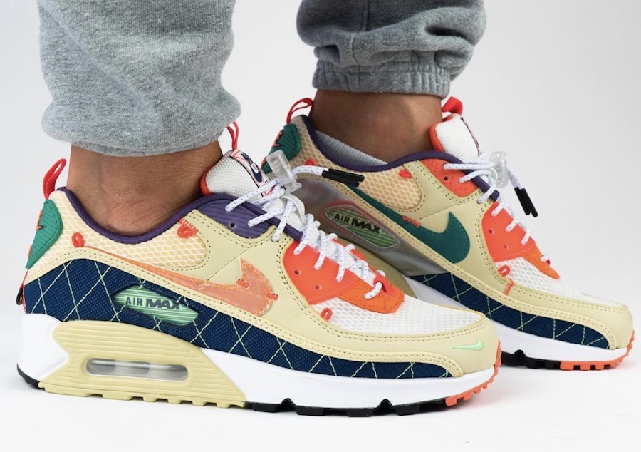 nike air max 90 trail team gold