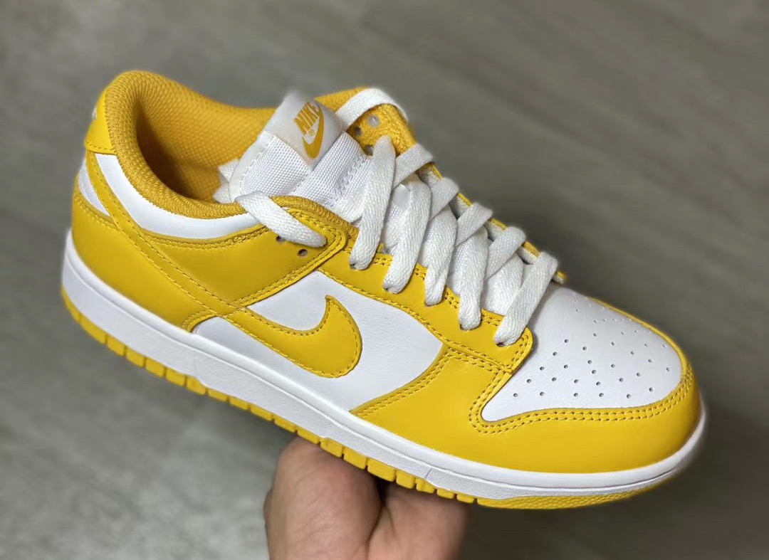 nike dunk low yellow white