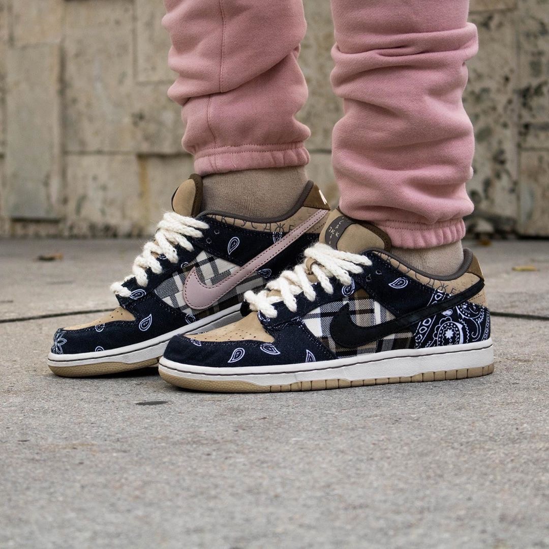 NIKE TRAVIS SCOTT SB DUNK LOW トラヴィス ダンク-