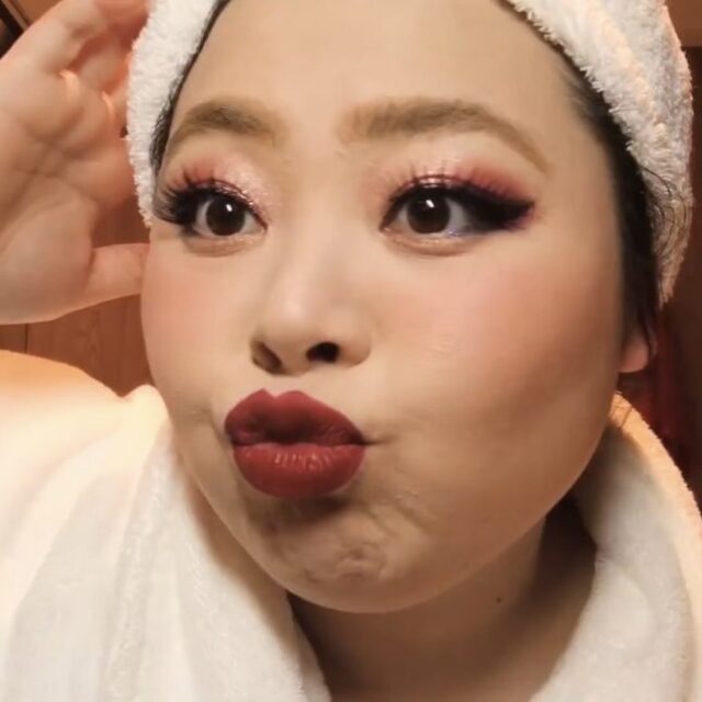 Naomi Watanabe’s Guide to Glitter Eyes and Bold Lips Beauty Secrets Vogue-16