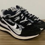 サカイ ナイキ ヴェイパーワッフル ブラック コラボ Sacai Nike VaporWaffle Black White Platinum CV1363-001 pair