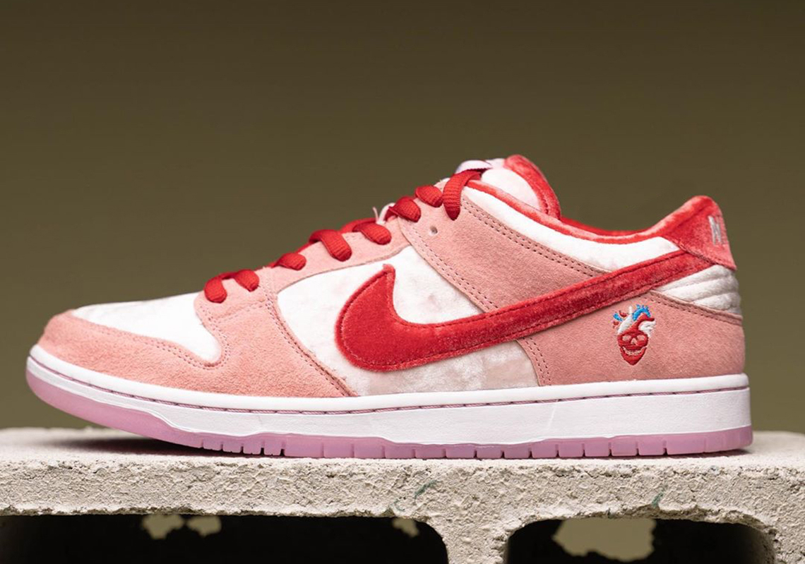 2月7日発売【Strange Love × Nike SB Dunk Low “Valentine