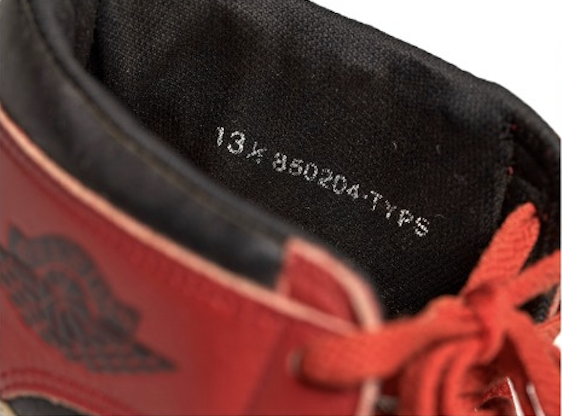 【Air Jordan 1 がスニーカー史上最高額6000万円で落札!?】マイケル・ジョーダンの直筆サイン入りオリジナルモデルのオークション (nikeairjordan1_2020_5_17_sothebys)