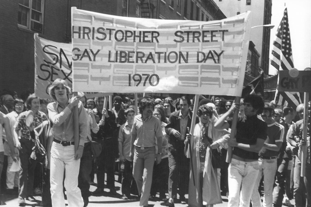 Pride Month Rainbow Flag Stonewall riot NYC Pride March 1970 プライド月間 レインボー フラッグ パレード ストーンウォールの反乱 ニューヨーク マーチ