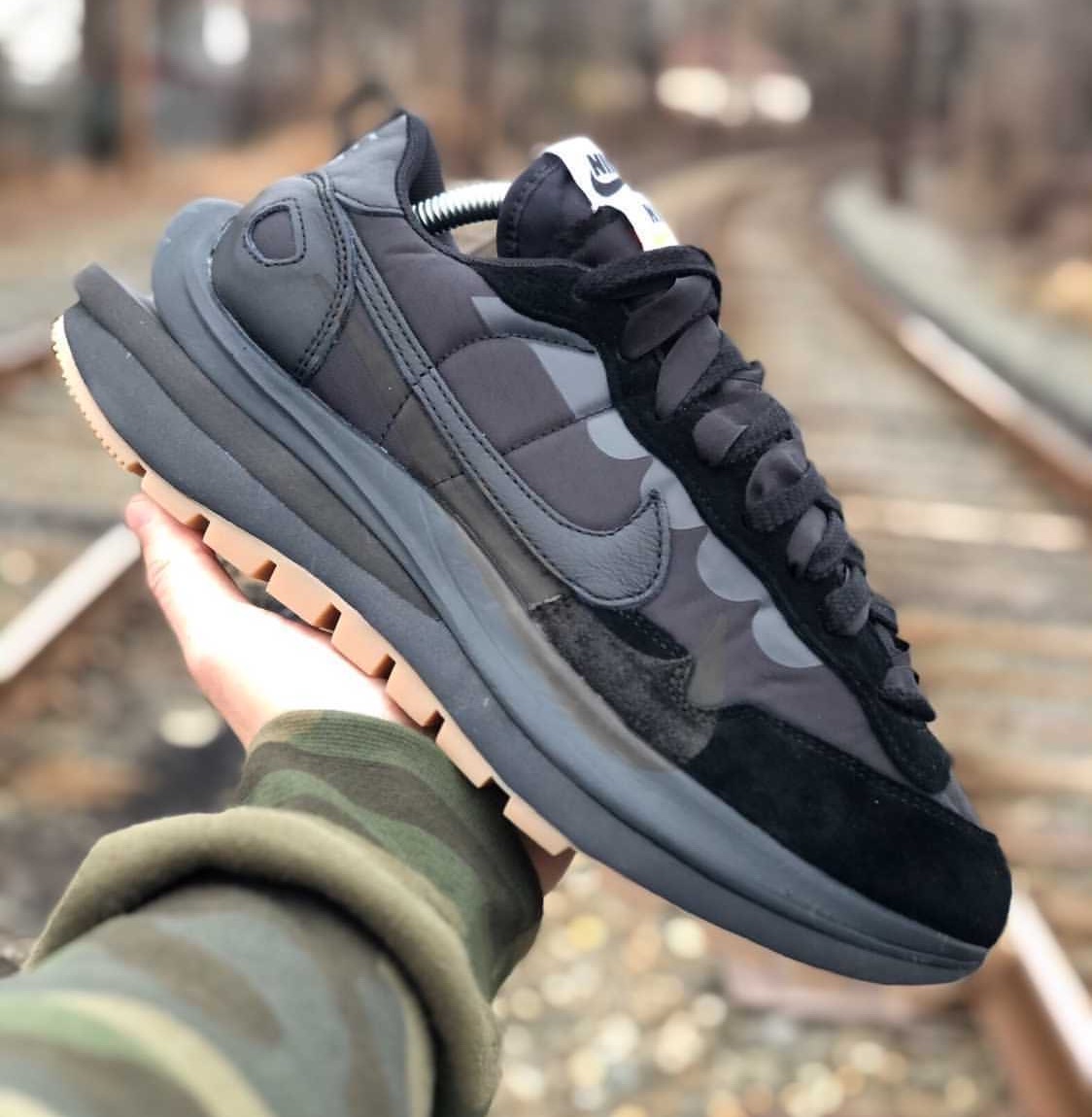 靴NIKE × sacai VAPORWAFFLE BLACK GUM　サイズ27