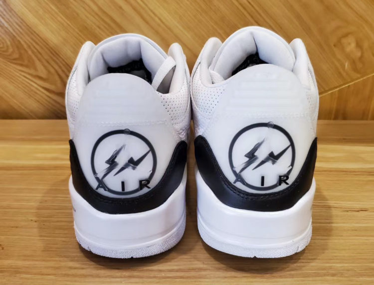 Fragment x Nike Air Jordan 3 フラグメント x ナイキ エアジョーダン 3 DA3595-100 pair back