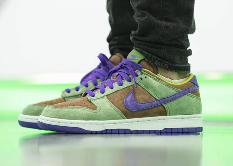 NIKE DUNK LOW SP 