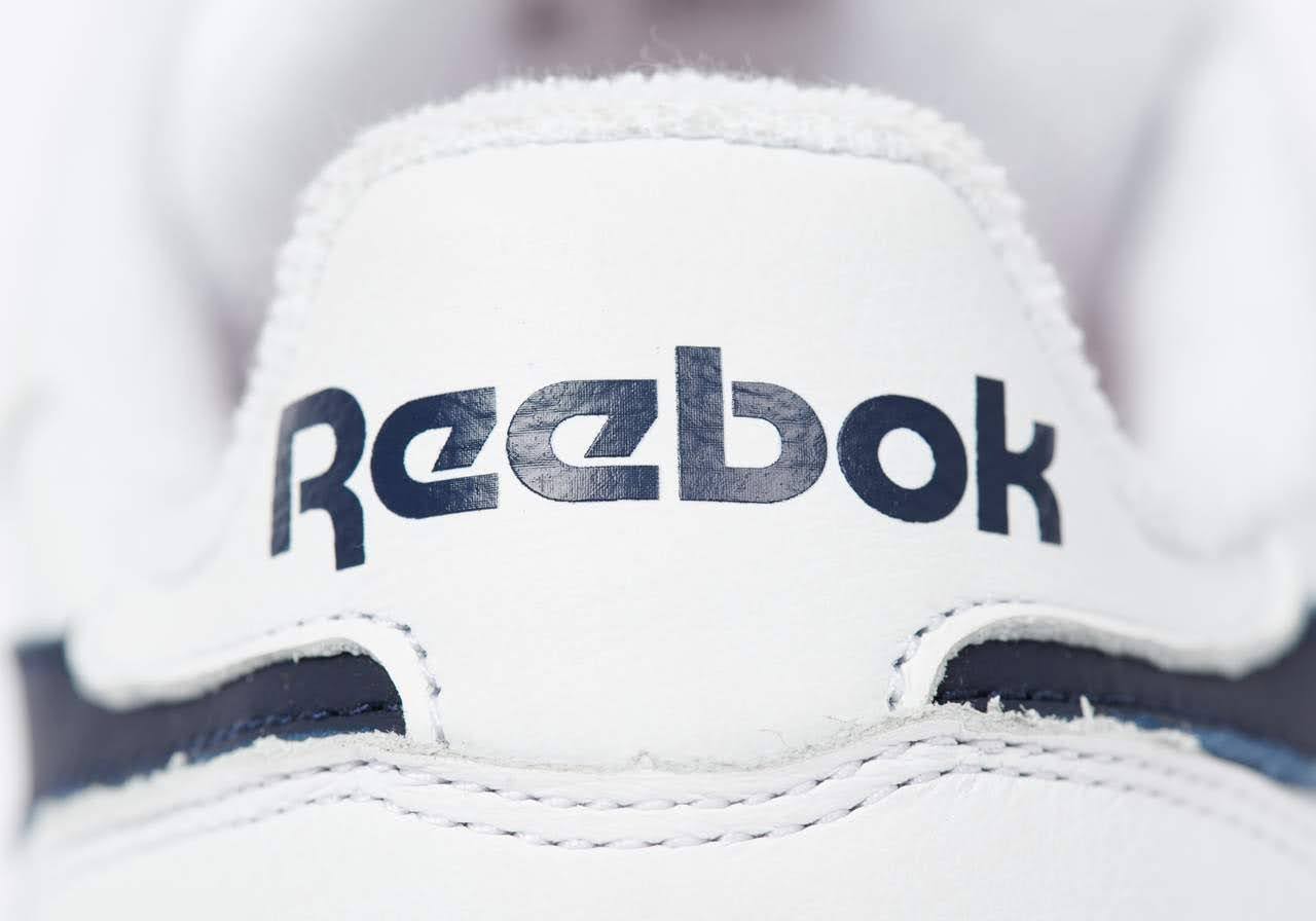 パレス スケートボード × リーボック クラシック レザー ポンプ / ホワイト Palace-Winter-Reebok-pump-white-heel-logo-closeup