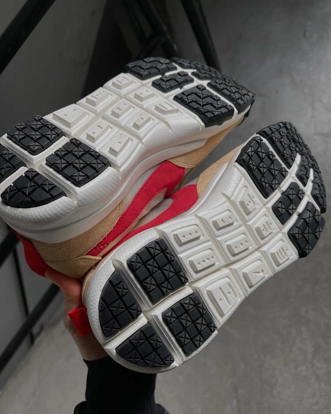 トム サックス ナイキ コラボ マーズ ヤード Tom Sachs x Nike Mars Yard 2.5 DA6701-200 detail