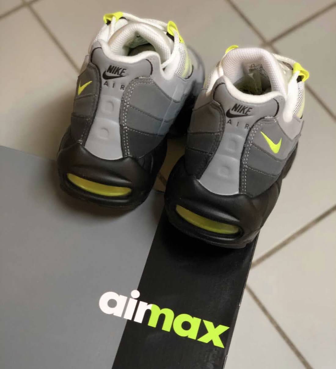 ナイキ エア マックス 95 ネオン イエグラ オリジナル 復刻 Nike-Air-Max-95-Neon-CT1689-001