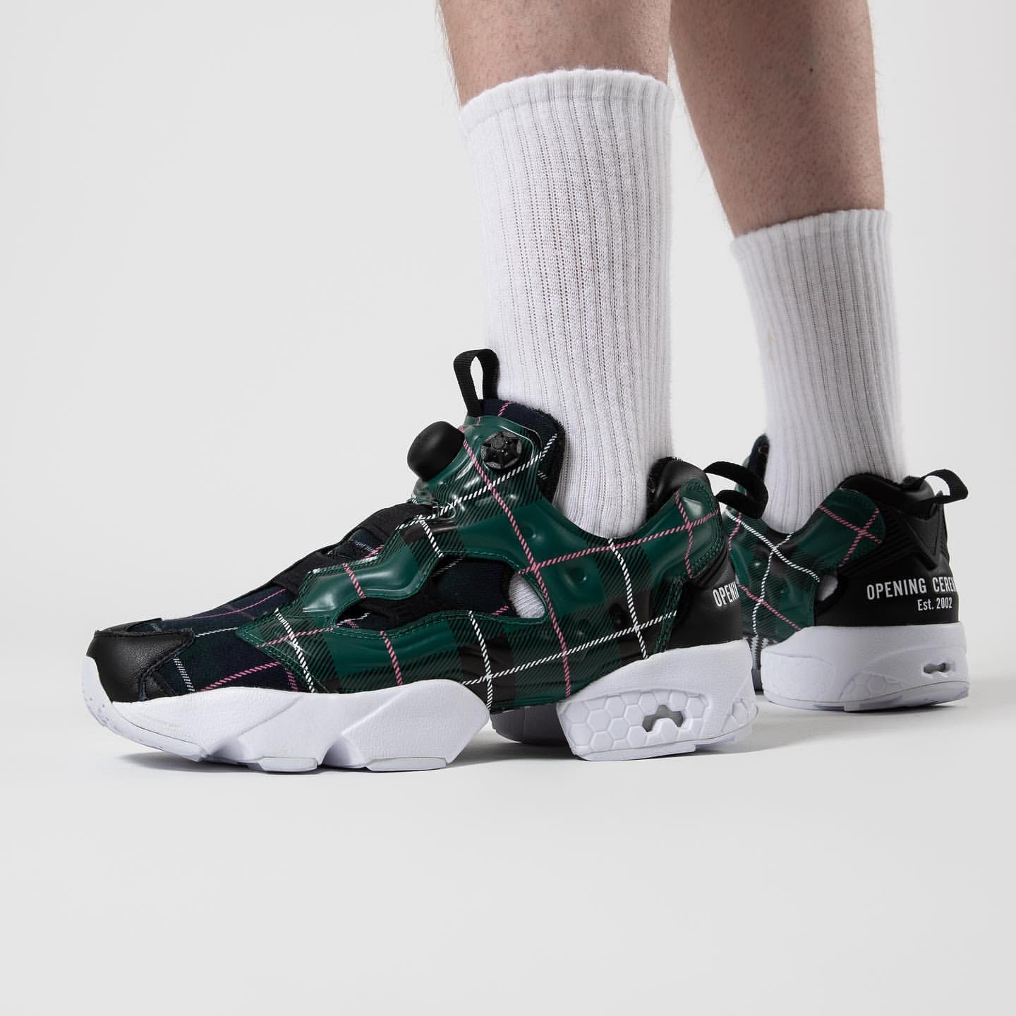 オープニングセレモニー リーボック コラボ インスタポンプフューリー opening ceremony x reebok instapump fury og mu green FW2474 wearing side