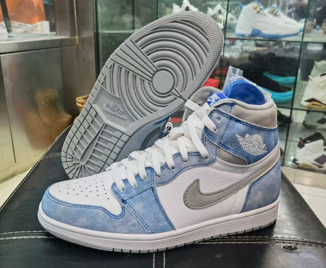 ナイキ エア ジョーダン 1 ハイ OG "ハイパーロイヤル" Nike-Air-Jordan-1-Hyper-Royal-555088-402 detail