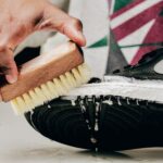スニーカー シューズブラシ 靴洗い 専用 おすすめ 人気 Brush-to-clean-sneakers