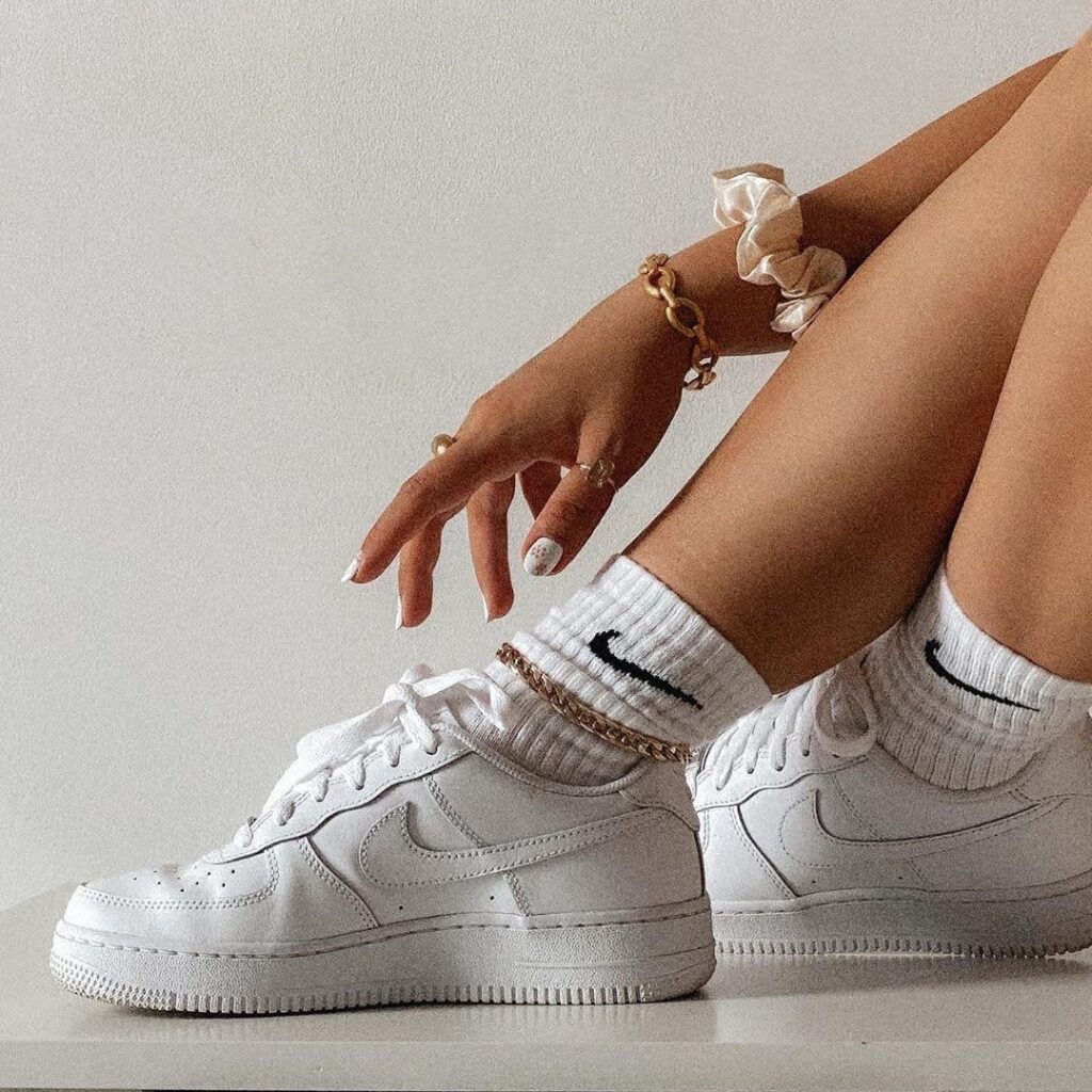 スニーカー ウィメンズ レディース 人気 おすすめ Nike-Air-Force-1-Sneakers-for-Women