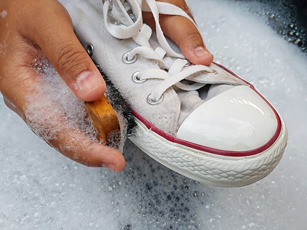 スニーカー 洗い方 ケア 方法 おすすめ sneakers-how-to-wash white sole