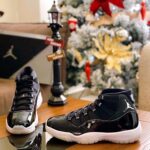 クリスマススニーカー特集2020年版 Air Jordan 11 Jubilee with Christmas decoration around