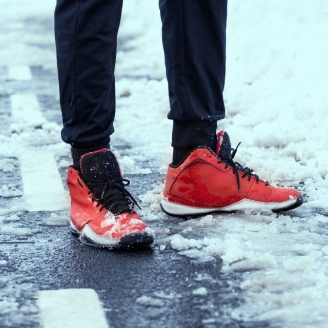 【雪でも履けるスニーカー2021/2022】防水＆防寒&滑りにくいおしゃれな雪靴を総まとめ