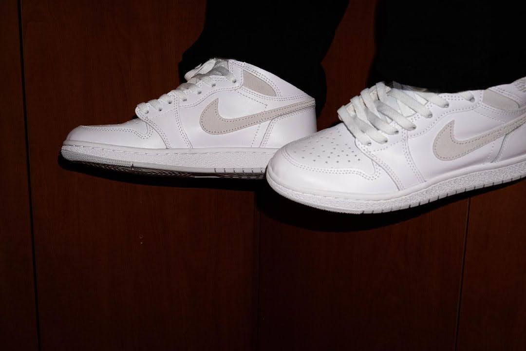 Nike Air Jordan 1 High ’85 “Neutral Grey” / ナイキ エアジョーダン 1 ハイ 85 "ニュートラルグレー" BQ4422-100 wearing image pair swoosh