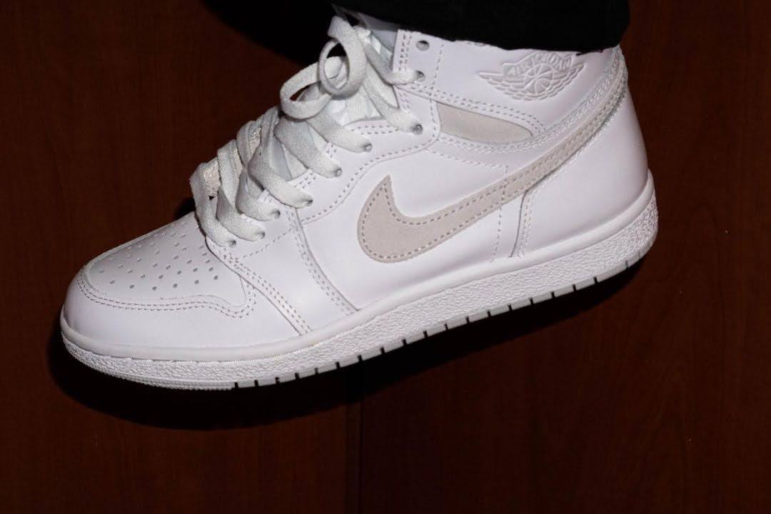 Nike Air Jordan 1 High ’85 “Neutral Grey” / ナイキ エアジョーダン 1 ハイ 85 "ニュートラルグレー" BQ4422-100 wearing image white