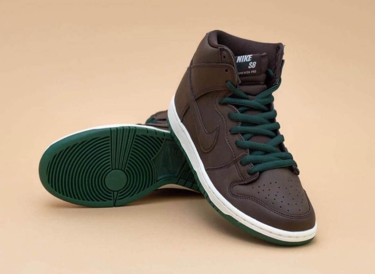 【Nike Dunk High “Baroque Brown”】ナイキ ダンク ハイ "バロックブラウン" CV1624-200 pair