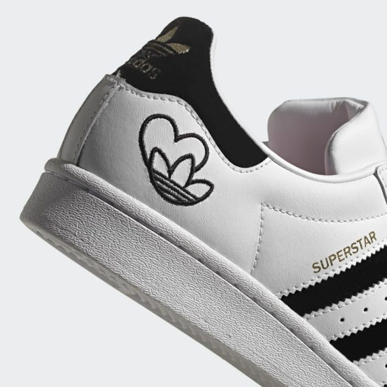 çºå£²ä¸­ãAdidas Superstar 