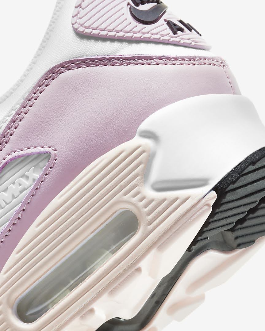 ナイキ ウィメンズ エア マックス 90 "ライトバイオレット” Nike-WMNS-Air-Max-90-Light-Violet-CV8819-100-side-heel-closeup