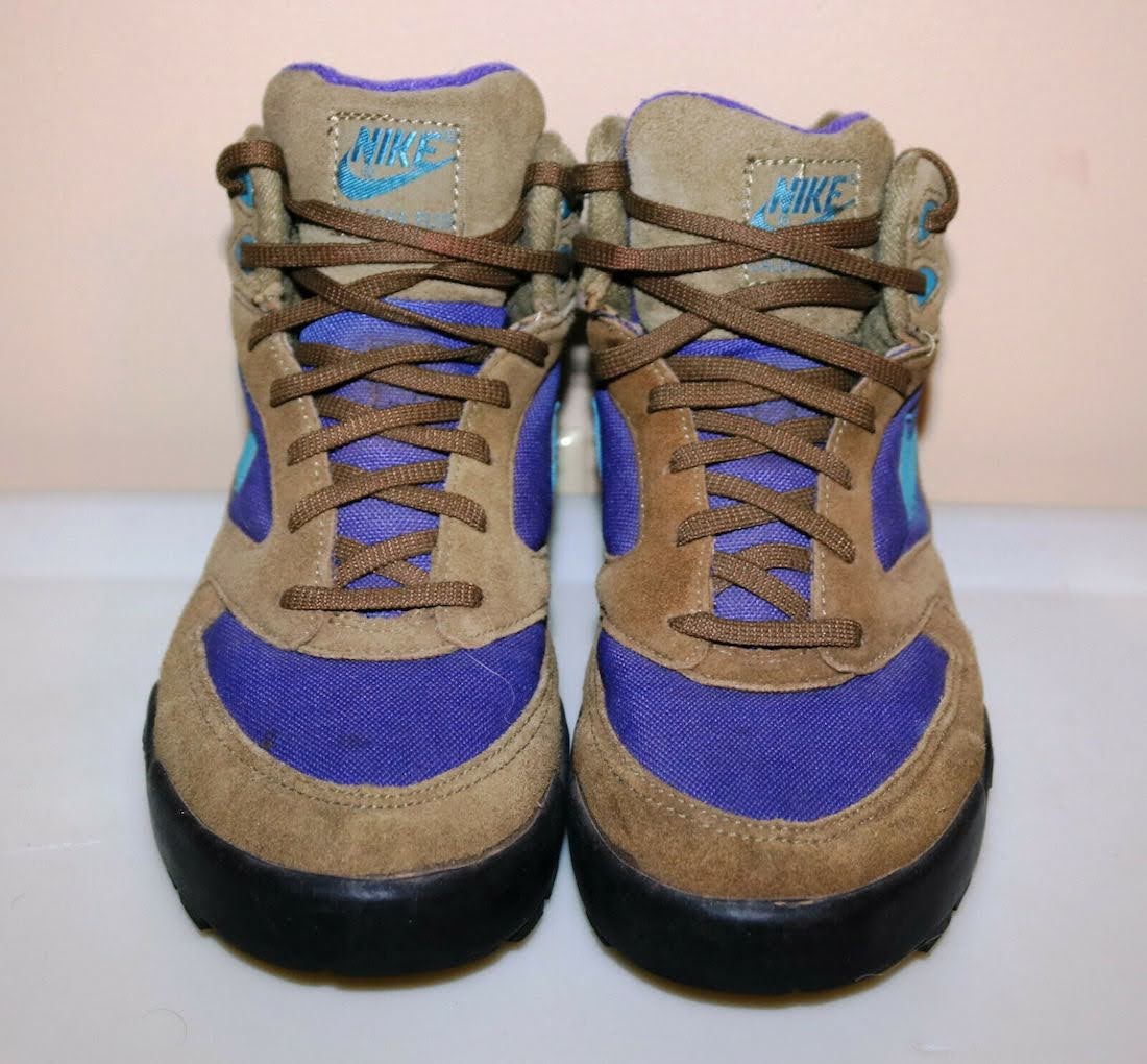 nike caldera hiking boots