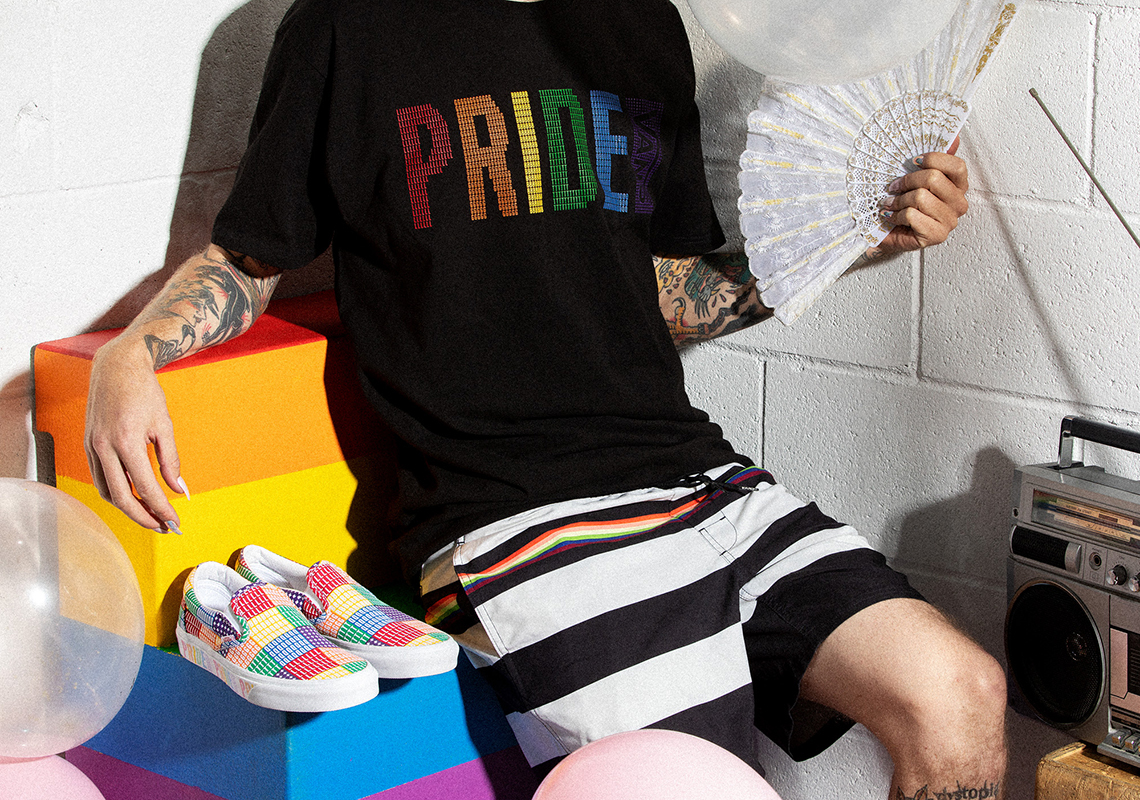 ヴァンズ バンズ プライド月間 LGBTQ+ レインボー スニーカー Vans-Pride-Month-Collection-2021 アパレル Tシャツ