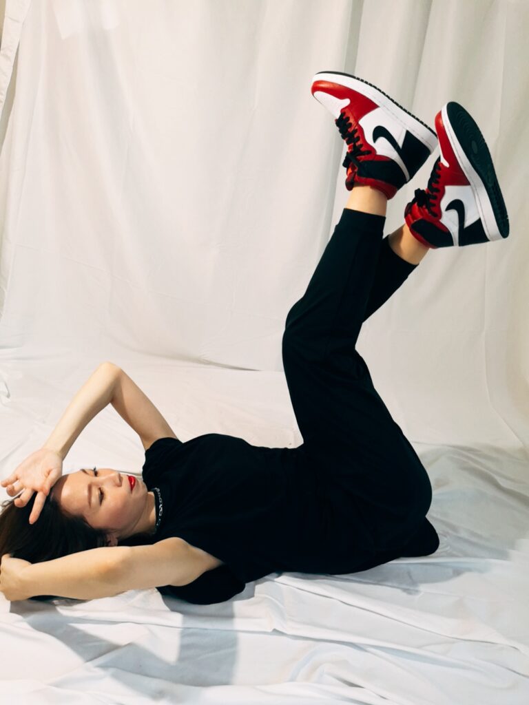 ナイキ エア ジョーダン 1 サテン スネーク シカゴ ナイキ エア ジョーダン 1 サテン スネーク シカゴ Nike Air Jordan 1 Satin Snake Chicago with Chanel Red Lipstcisk