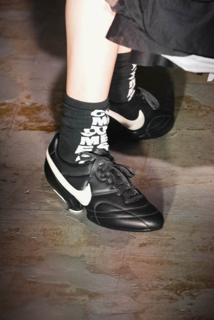 コムデギャルソン ナイキ プレミア コラボ Comme-des-Garçons-x-NikePremier-black-image
