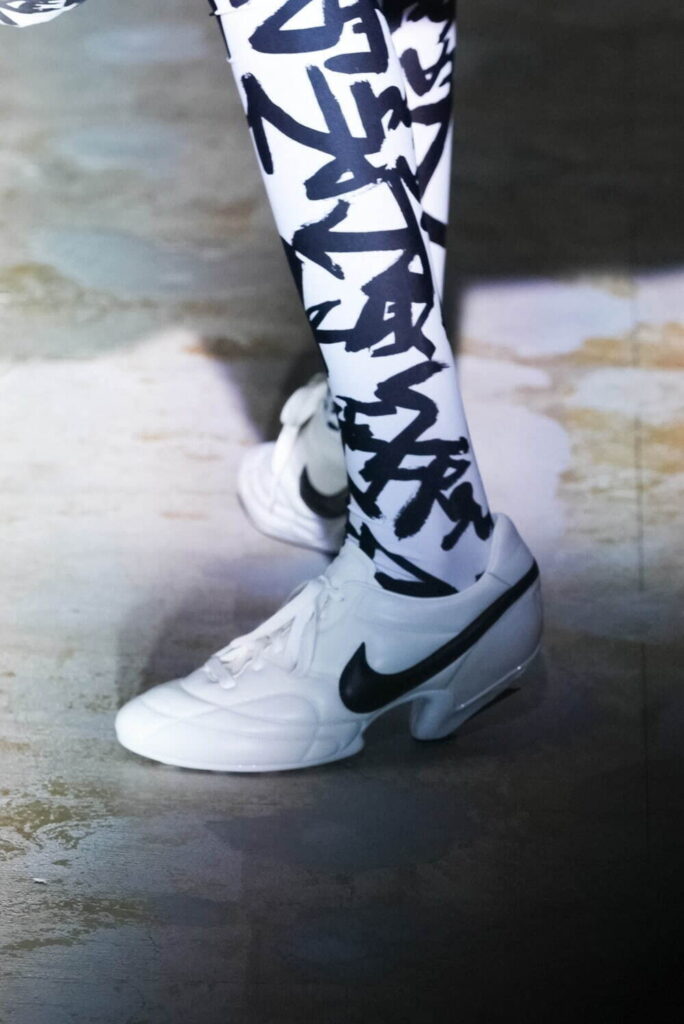 コムデギャルソン ナイキ プレミア コラボ Comme-des-Garçons-x-NikePremier-white-image