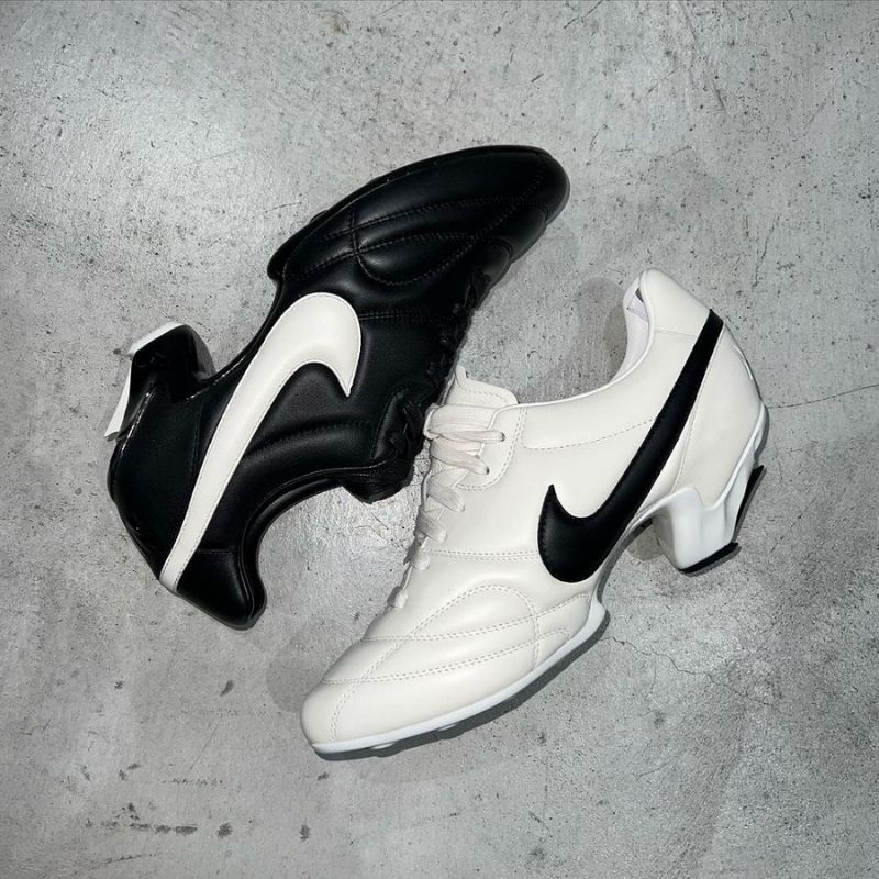 12月16日発売【Comme des Garçons x Nike Premier】スパイクを再構築した