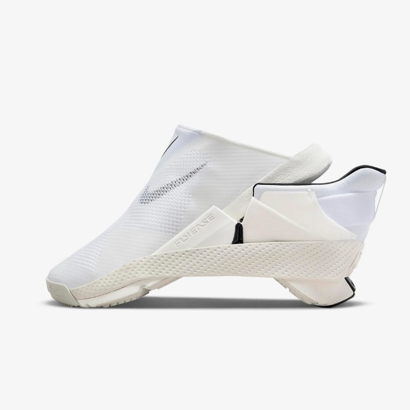 発売中【Nike Go FlyEase White Sail】画期的テクノロジーで誕生したフライイーズに新色が登場