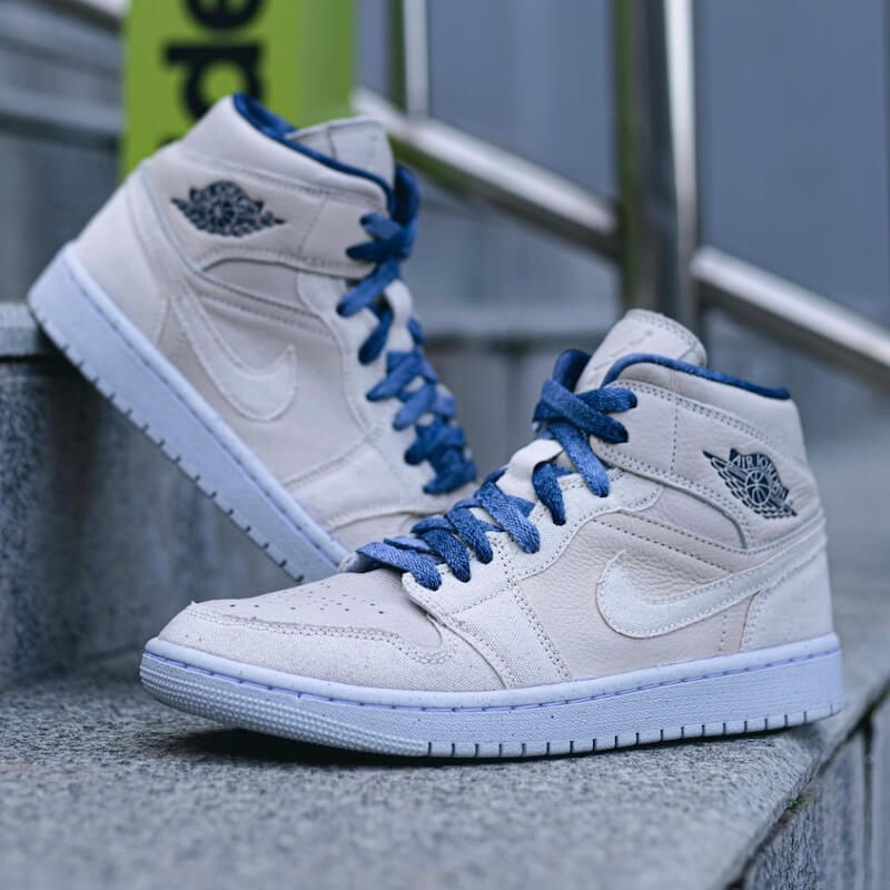 7月14日発売【Air Jordan 1 Mid WMNS “Sanddrift”】インディゴブルーが映えるナチュラルカラー