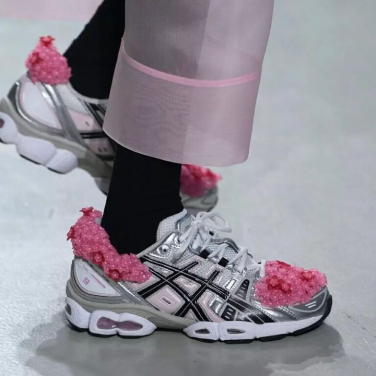 2023年発売【Cecilie Bahnsen x ASICS】北欧のフェミニ二ティと