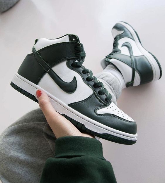 Nike Dunk High Sneakers image ナイキ ダンク ハイ スニーカー