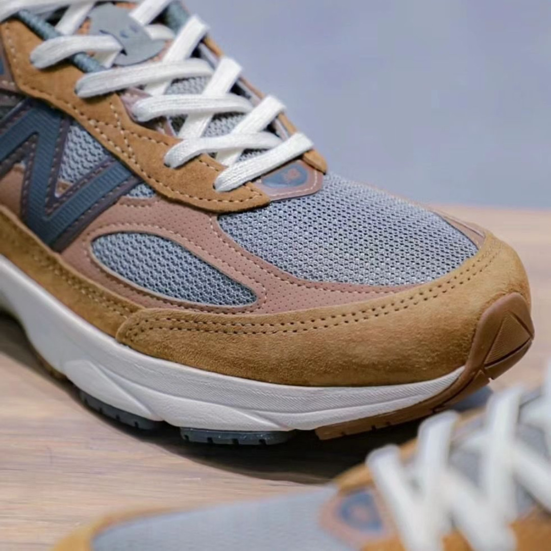 10月18日発売【Carhartt WIP × New Balance 990V6】ファン待望！1年  