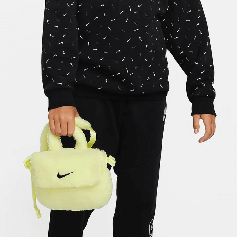 10月23日発売【Nike フォックスファー バッグ】もこもこのボアやファーが秋冬コーデのポイントにピッタリ