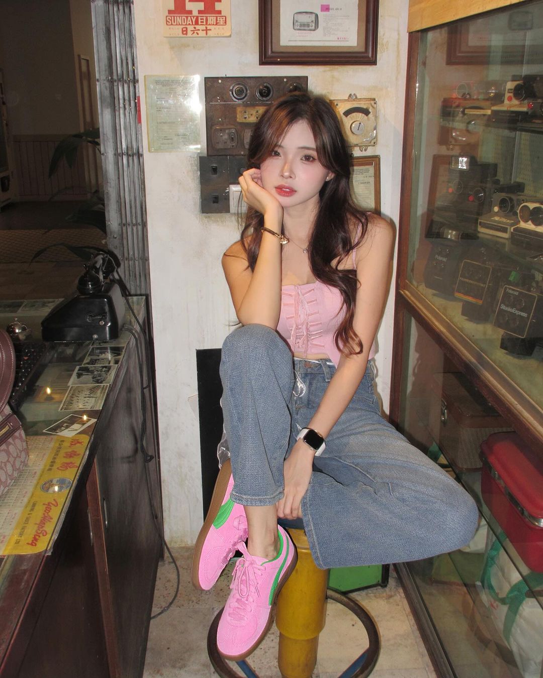 Pink Sneakers Outfit Styling Idea ピンク スニーカー コーディネート スタイリング