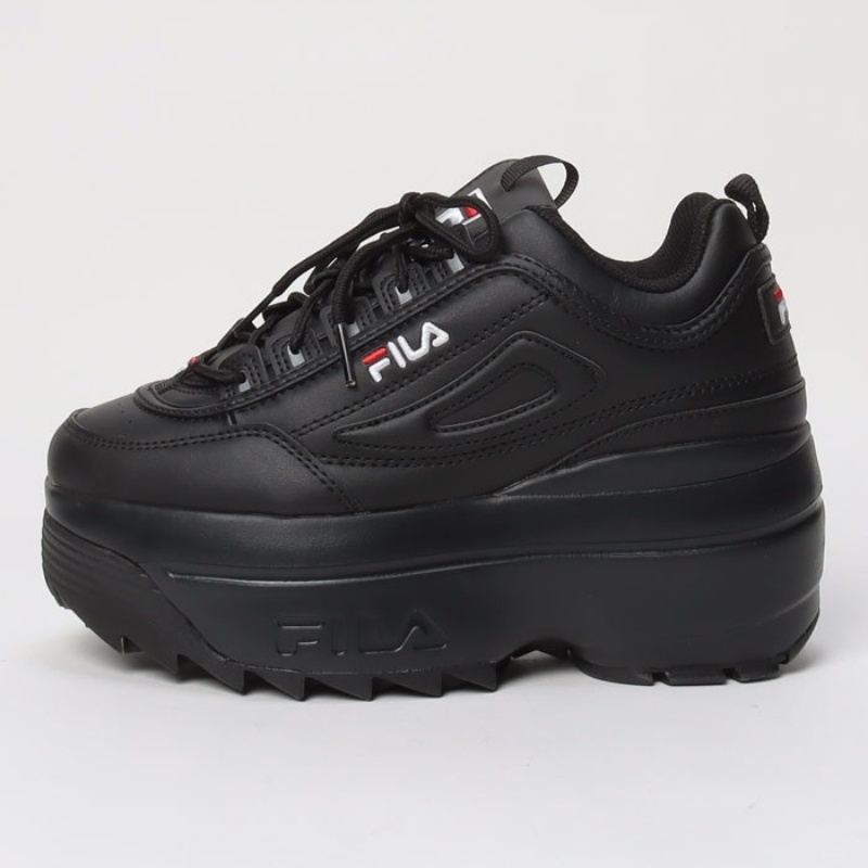 黒 レディース スニーカー フィラ ディスラプター black-sneaker-platform-01