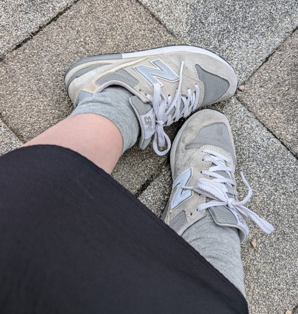 newbalance sneaker worn by editor Saho