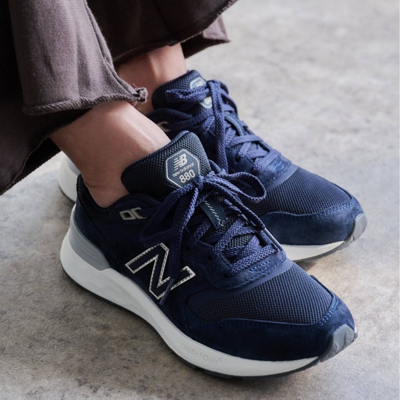 New Balance 880