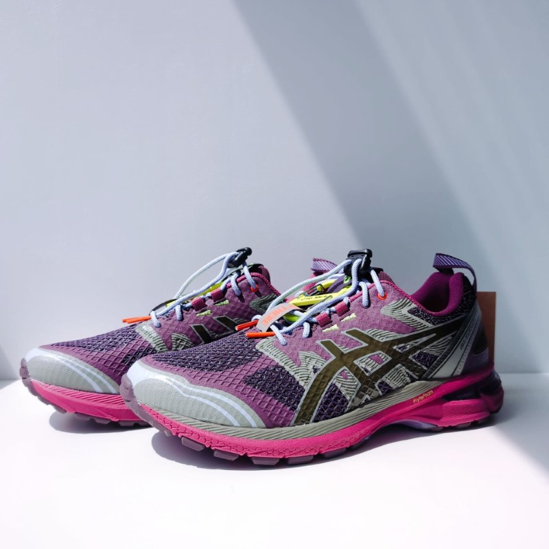 アップゼア × アシックス ゲル テレイン ”ピンク/パープル” コラボ up-there-x-asics-gel-terrain-pink-purple-001