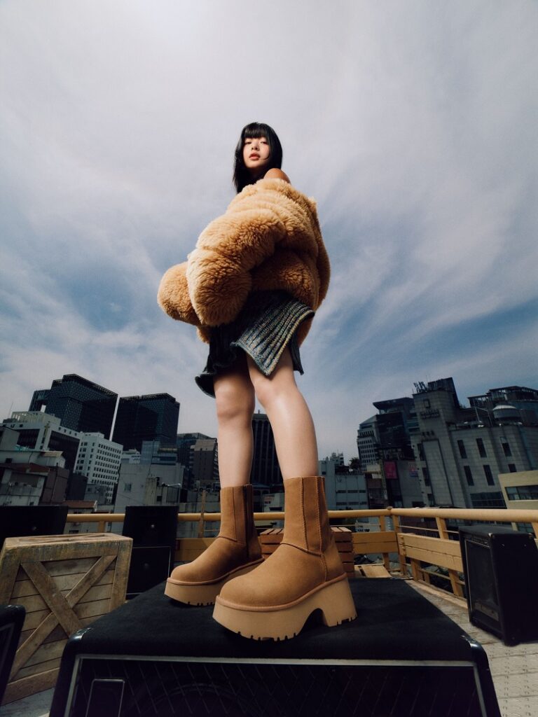 UGG®2024 秋冬コレクションでクラシックブーツのフランチャイズを「NEW HEIGHTS(新たな高み)」へ導く