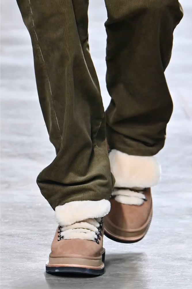 sacai x UGG®︎ 2025年秋冬 sacai-x-ugg-2025-fw-23