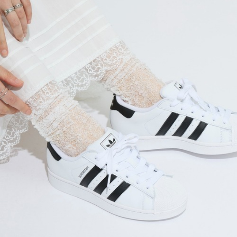 sneaker size adidas