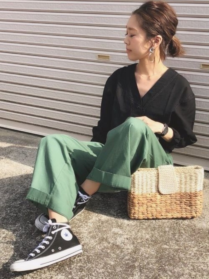 白スニーカーで叶えるレディース夏コーデ|爽やか&軽やかなスタイル