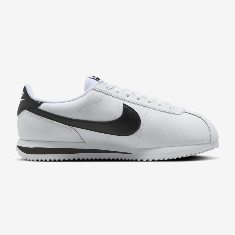 白スニーカーで叶えるレディース夏コーデ|爽やか&軽やかなスタイル nike cortez